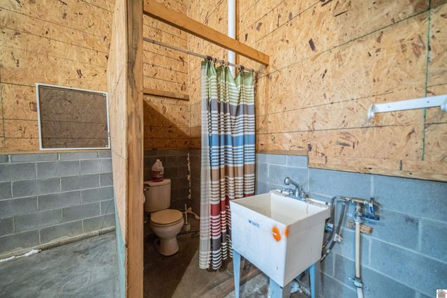 925 Wayside Dr, Paducah, KY 42003