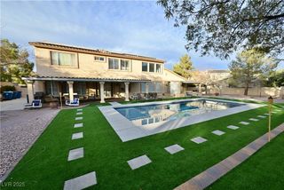 385 Glenridding Street, Las Vegas, NV 89183