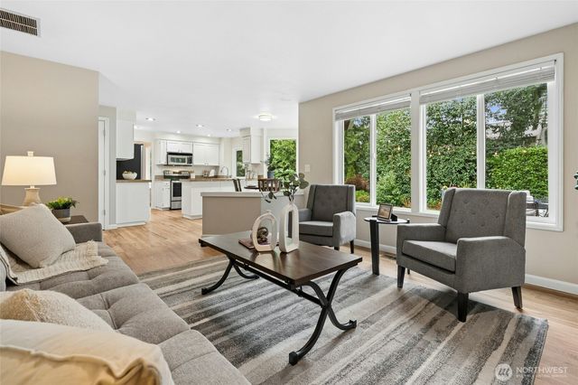 2824 234th Place NE, Sammamish, WA 98074