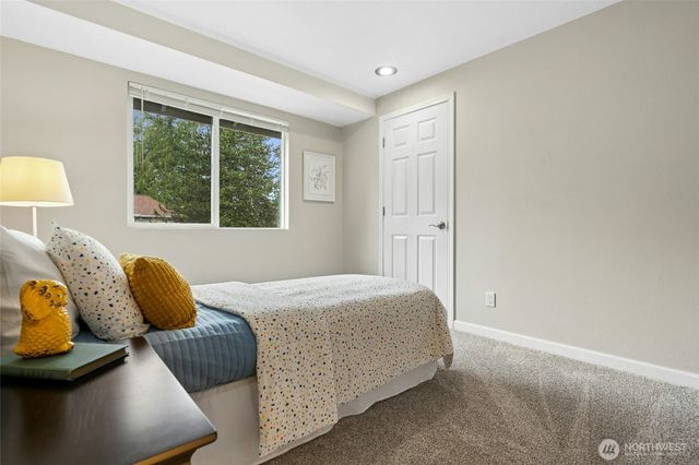 2824 234th Place NE, Sammamish, WA 98074