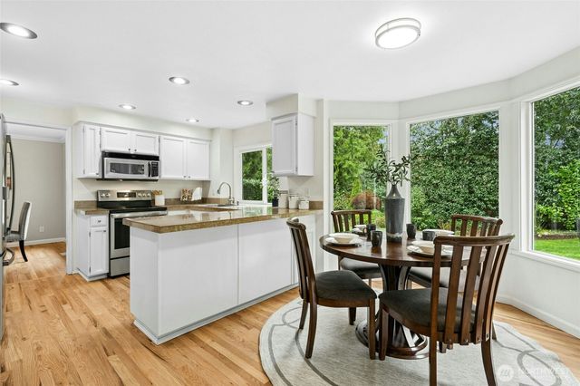 2824 234th Place NE, Sammamish, WA 98074