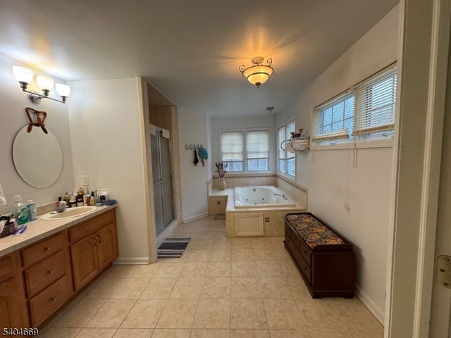 6 Andre Ct, Hardyston Twp., NJ 07416