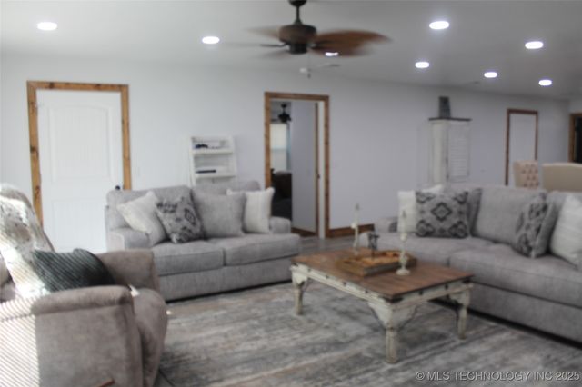 811 Buds Point Road, Mcalester, OK 74501