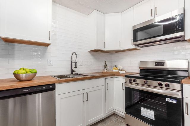 209 Prince Of Wales Drive, Columbus, OH 43230