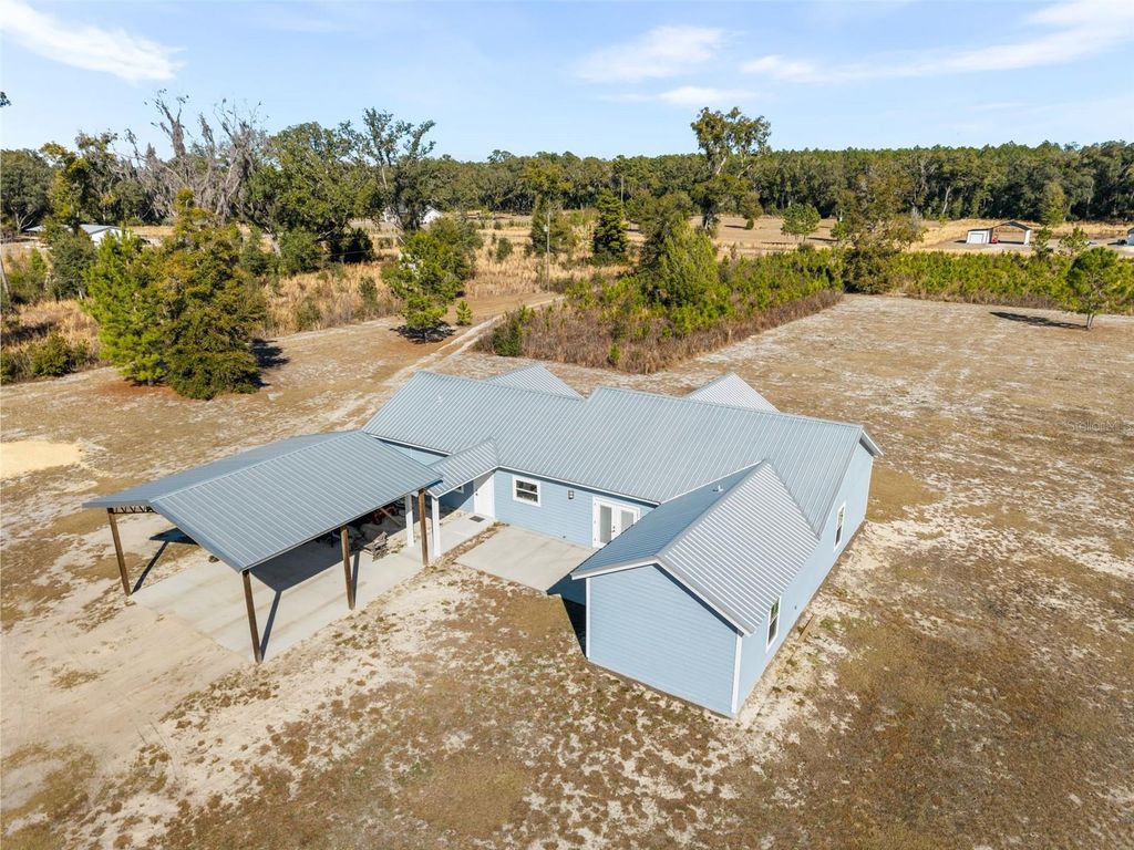 Image 6 of property listing at 26530 NW 110TH AVENUE, High Springs, FL 32643