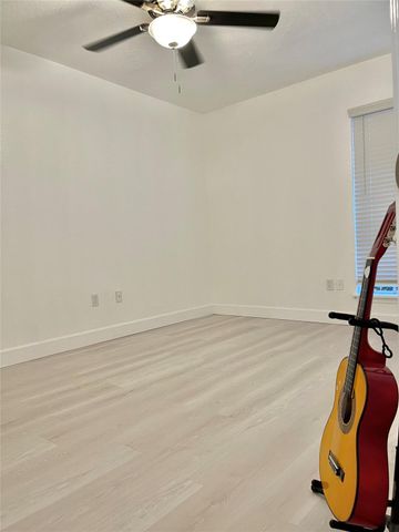 3400 Timmons Lane 13, Houston, TX 77027