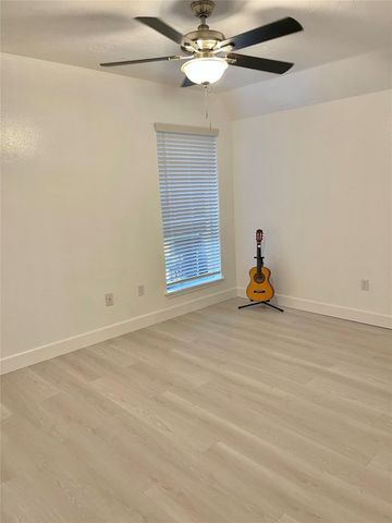 3400 Timmons Lane 13, Houston, TX 77027