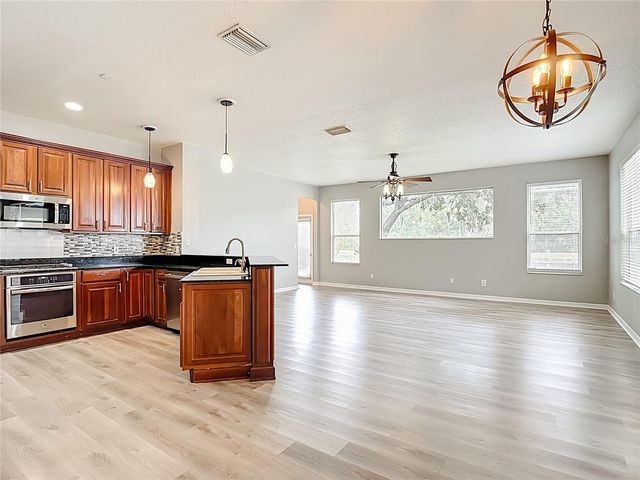 8521 BRAMWELL WAY, Tampa, FL 33647