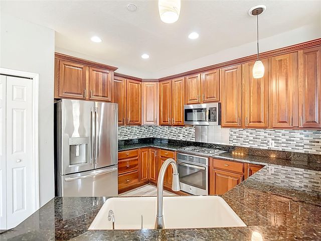 8521 BRAMWELL WAY, Tampa, FL 33647