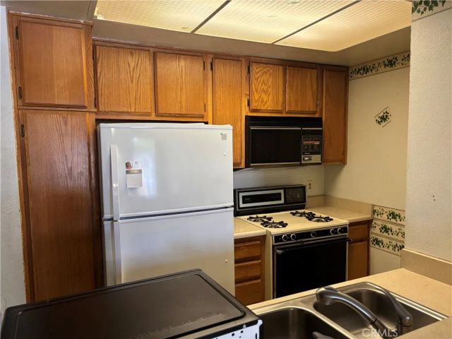 9714 Sepulveda 113, North Hills, CA 91343