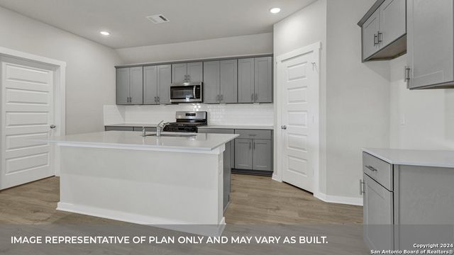 379 Gwenn Glade Cv, Lockhart, TX 78644