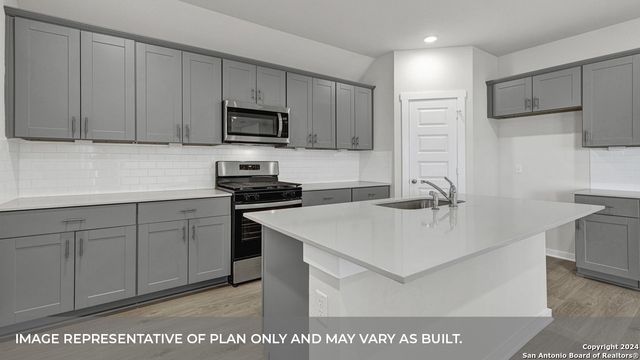 379 Gwenn Glade Cv, Lockhart, TX 78644