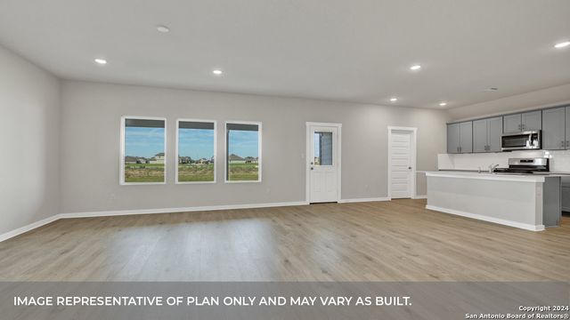 379 Gwenn Glade Cv, Lockhart, TX 78644