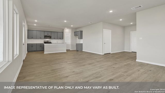 379 Gwenn Glade Cv, Lockhart, TX 78644