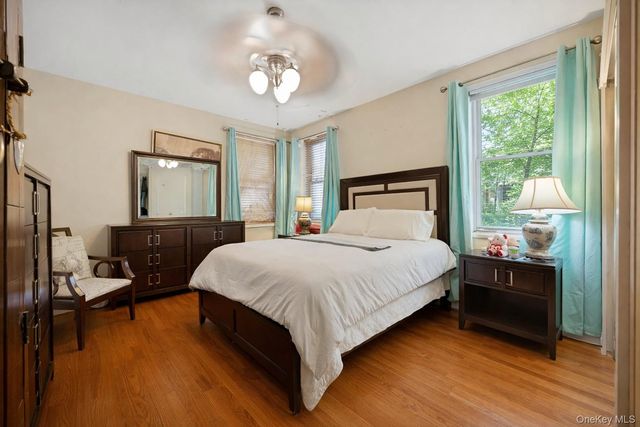 2166 Bronx Park E 1F, Bronx, NY 10462