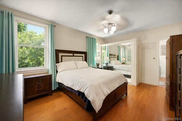 2166 Bronx Park E 1F, Bronx, NY 10462