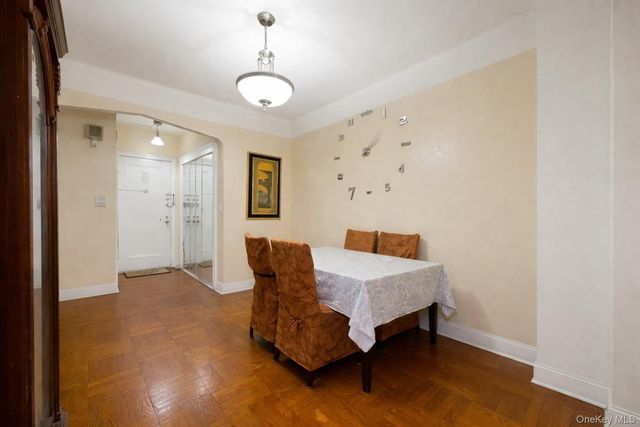 2166 Bronx Park E 1F, Bronx, NY 10462