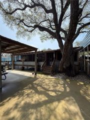216 S Lake Dr, Rockport, TX 78382