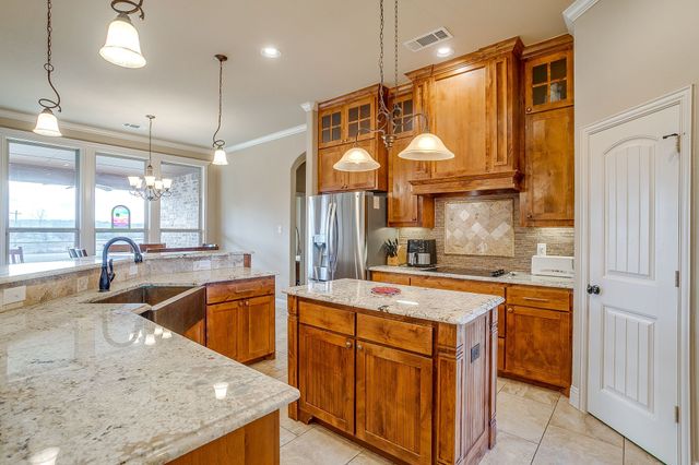 195 Brook Hollow Lane, Weatherford, TX 76088