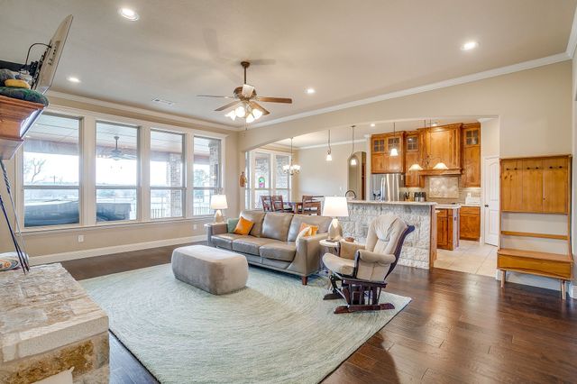 195 Brook Hollow Lane, Weatherford, TX 76088