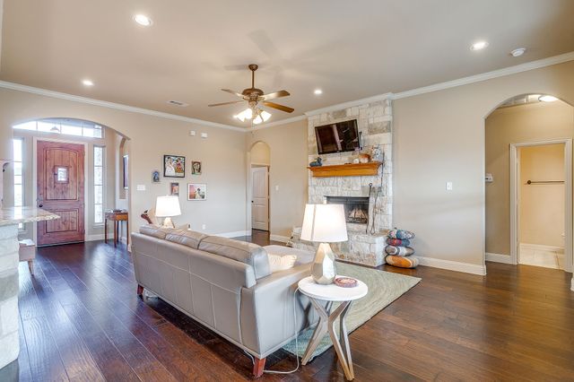 195 Brook Hollow Lane, Weatherford, TX 76088