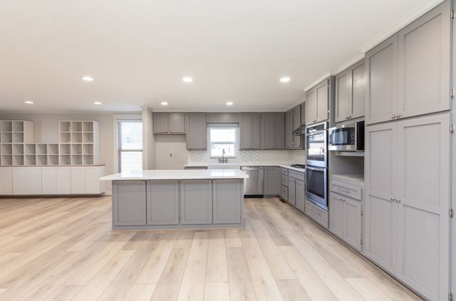 557 Peach Valley Rd, Gallatin, TN 37066