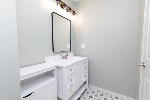 557 Peach Valley Rd, Gallatin, TN 37066