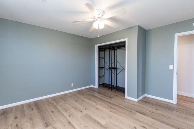 557 Peach Valley Rd, Gallatin, TN 37066