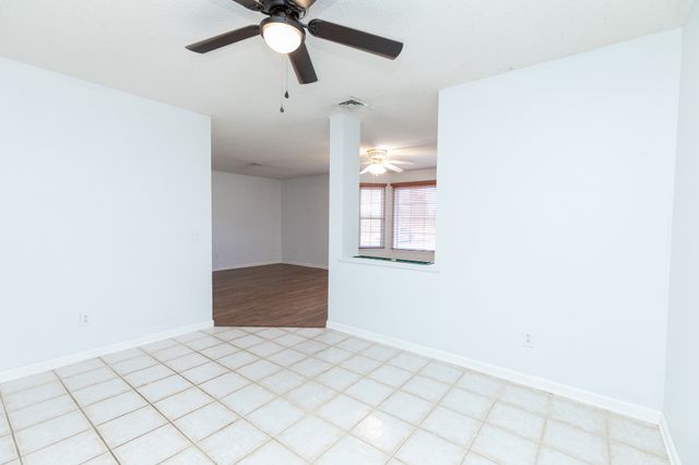 557 Peach Valley Rd, Gallatin, TN 37066