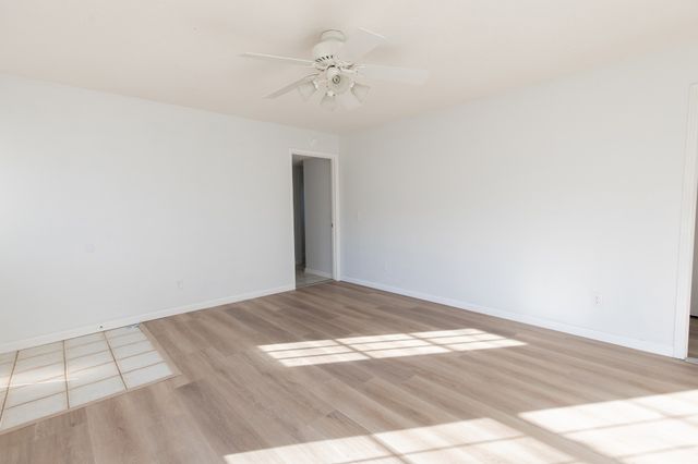 557 Peach Valley Rd, Gallatin, TN 37066