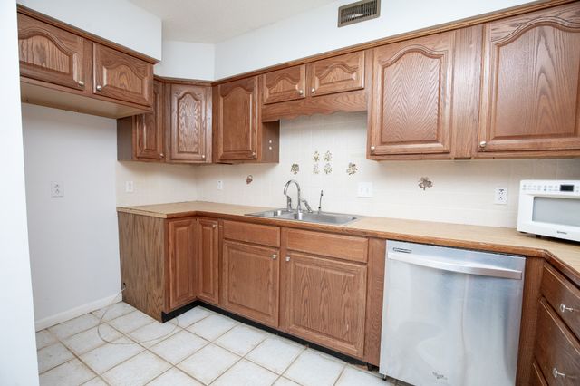 557 Peach Valley Rd, Gallatin, TN 37066