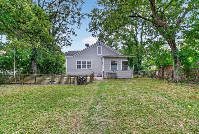 504 W Grove Street, Kaufman, TX 75142