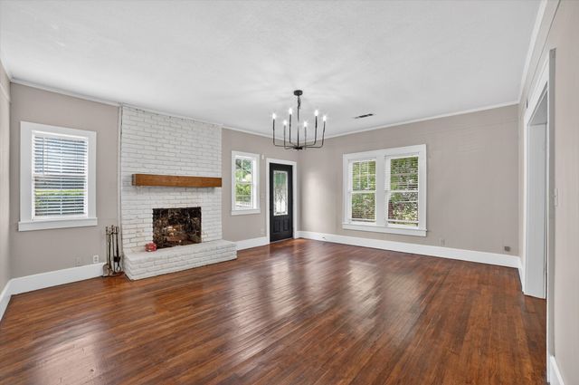 504 W Grove Street, Kaufman, TX 75142