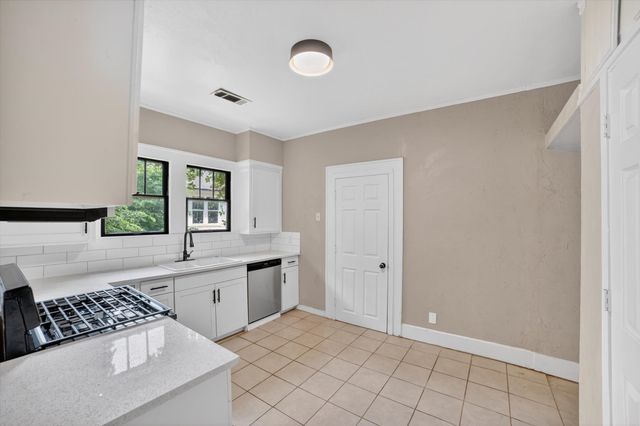 504 W Grove Street, Kaufman, TX 75142