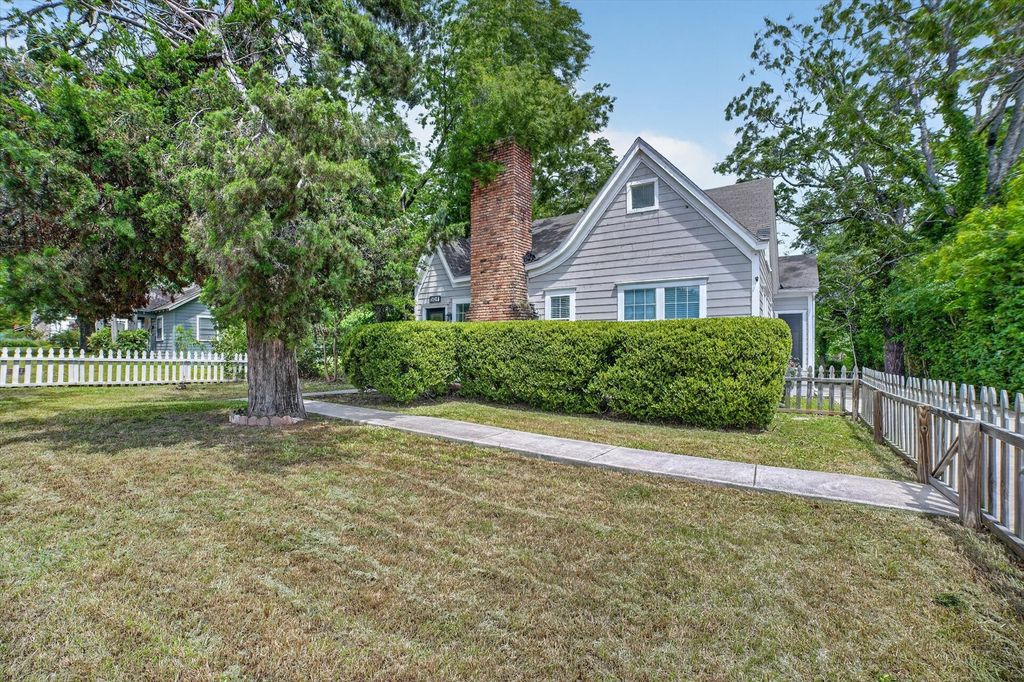 504 W Grove Street, Kaufman, TX 75142