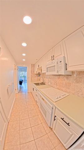 1720 Ala Moana Boulevard B508, Honolulu, HI 96815