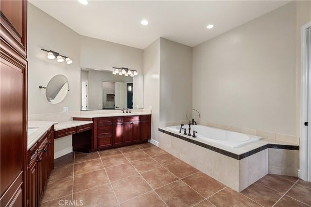 4124 Paddock Way, Lancaster, CA 93536