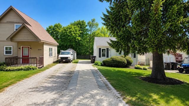 5301 West Lane, Mccullom Lake, IL 60050