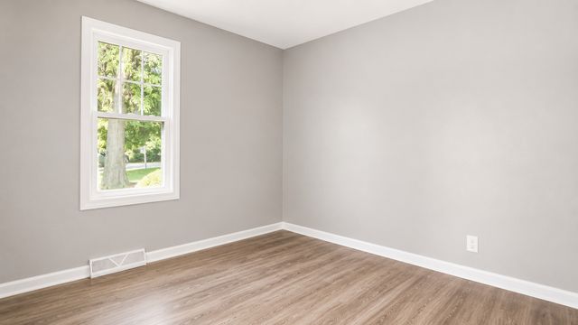 5301 West Lane, Mccullom Lake, IL 60050