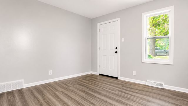 5301 West Lane, Mccullom Lake, IL 60050