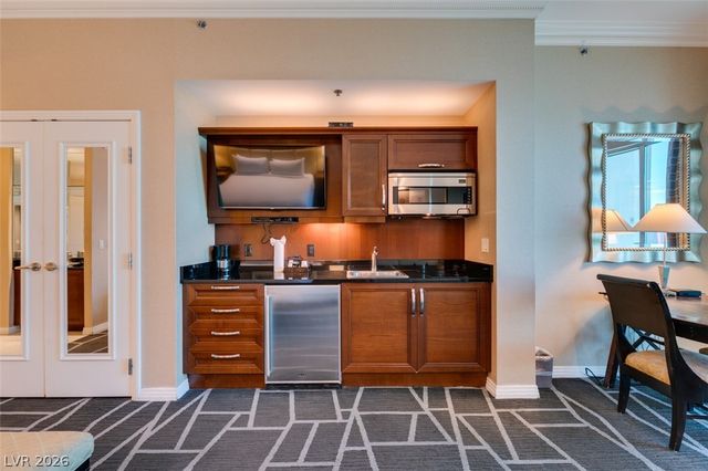 125 East HARMON Avenue 3707, Las Vegas, NV 89109