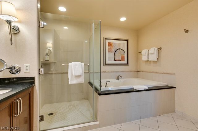 125 East HARMON Avenue 3707, Las Vegas, NV 89109