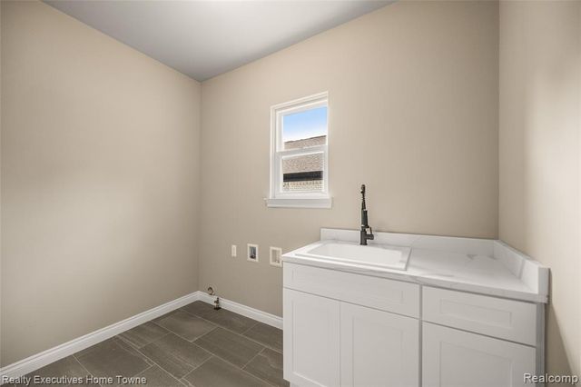 34823 Cardinal Lane, Richmond, MI 48062