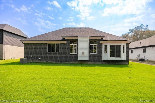 34823 Cardinal Lane, Richmond, MI 48062