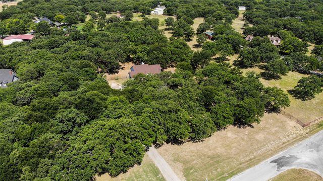 696 Indian Trail, Decatur, TX 76234
