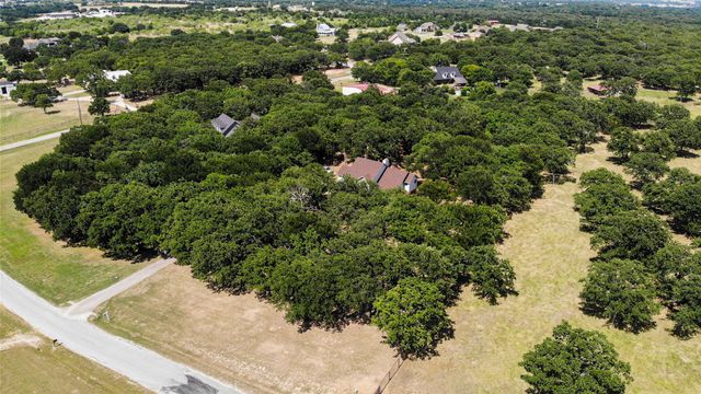 696 Indian Trail, Decatur, TX 76234