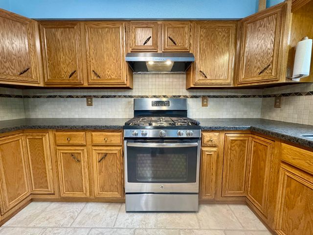 2620 66th St NW, Minot, ND 58703