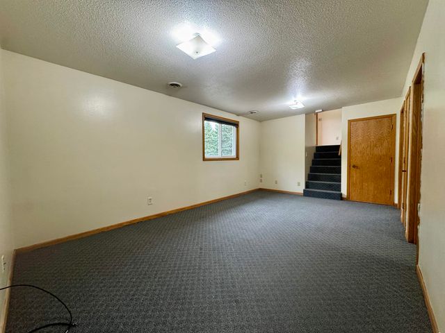 2620 66th St NW, Minot, ND 58703
