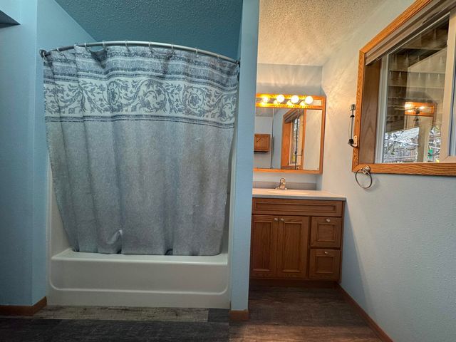 2620 66th St NW, Minot, ND 58703