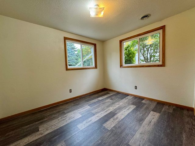 2620 66th St NW, Minot, ND 58703